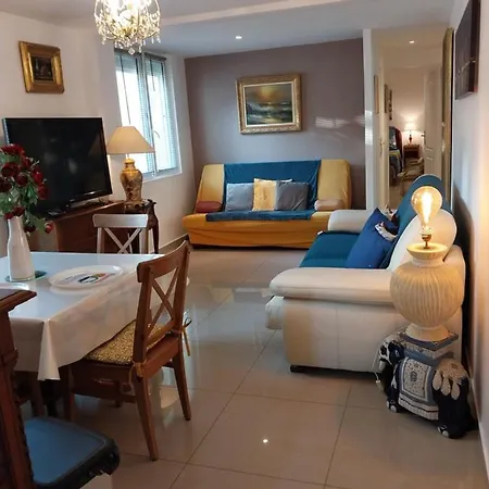 Les Capra - La Parisienne Apartment *